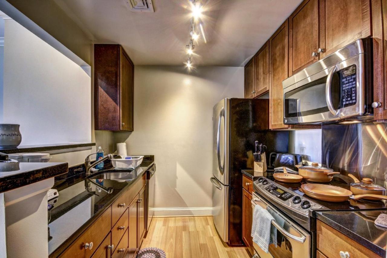 Chase Penthouse At 39 West Baltimore Inner Harbor Convention Center Free Indoor Parking One And Two Bedrooms 외부 사진
