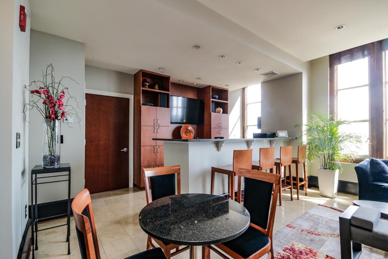 Chase Penthouse At 39 West Baltimore Inner Harbor Convention Center Free Indoor Parking One And Two Bedrooms 외부 사진