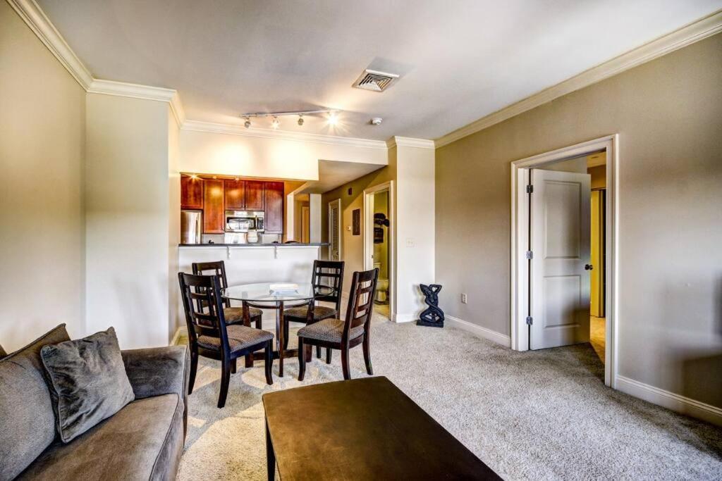 Chase Penthouse At 39 West Baltimore Inner Harbor Convention Center Free Indoor Parking One And Two Bedrooms 외부 사진
