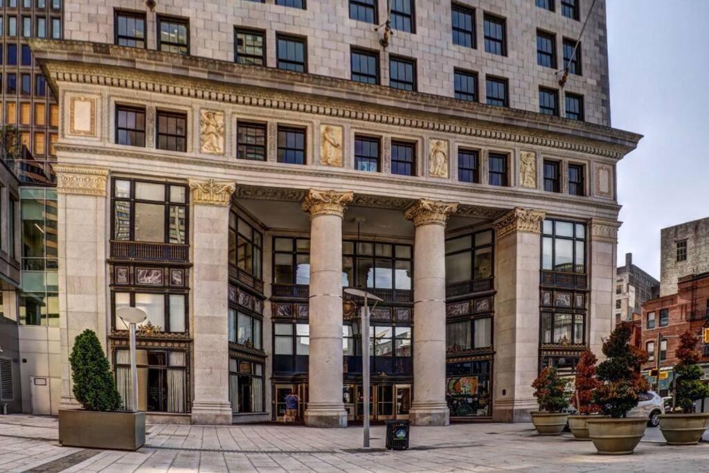 Chase Penthouse At 39 West Baltimore Inner Harbor Convention Center Free Indoor Parking One And Two Bedrooms 외부 사진