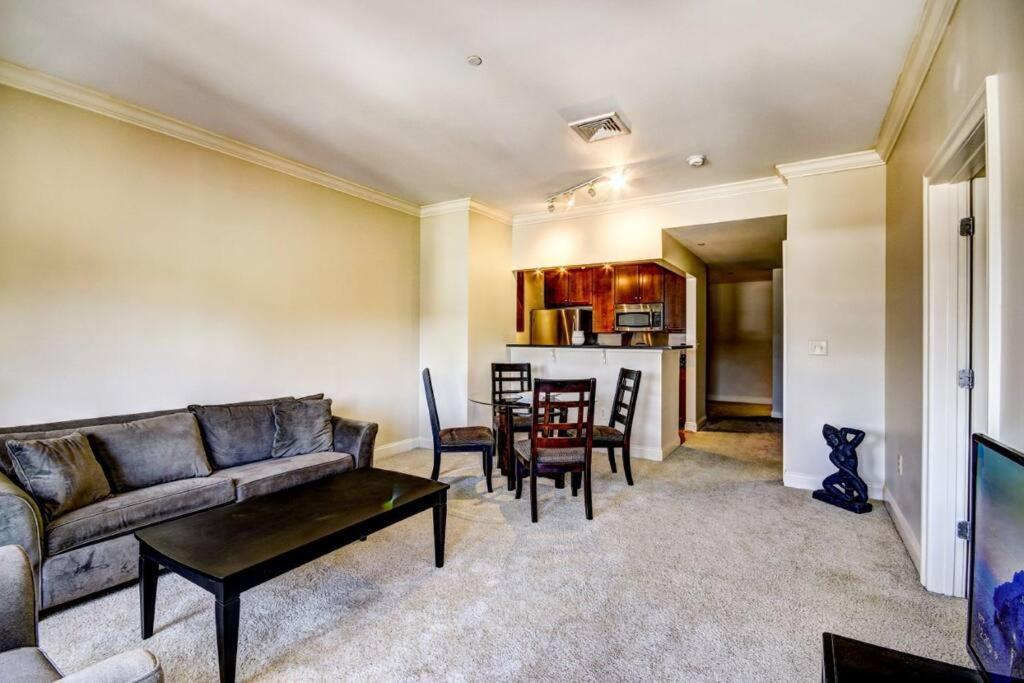 Chase Penthouse At 39 West Baltimore Inner Harbor Convention Center Free Indoor Parking One And Two Bedrooms 외부 사진