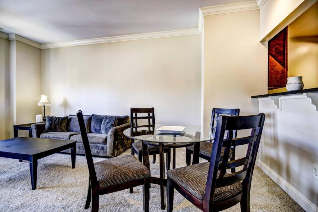 Chase Penthouse At 39 West Baltimore Inner Harbor Convention Center Free Indoor Parking One And Two Bedrooms 외부 사진